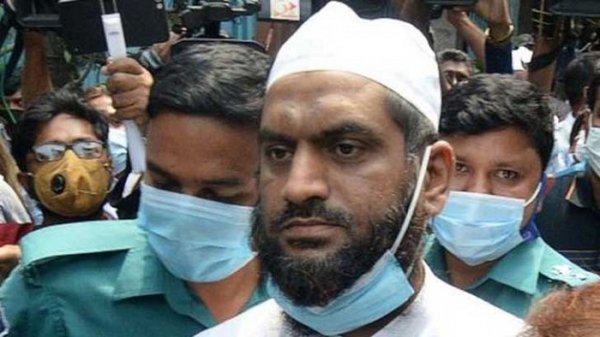 পল্টন থানার নাশকতার দুই মামলায় হেফাজত নেতা মামুনুল হকের ৫ দিনের রিমান্ড মঞ্জুর করেছেন আদালত। মঙ্গলবার (৪ মে) সকালে, সাতদিনের রিমান্ড শেষে হেফাজতের সাবেক যুগ্ম মহাসচিব মামুনুলকে ঢাকা