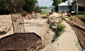 কাপাসিয়ার রাণীগঞ্জে নির্মাণাধীন সেতুর অগ্রগতি মাত্র ১৫ ভাগ!