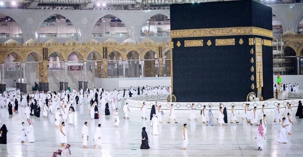 ওমরাহ করতে পারবেন ১৮-৫০ বছর বয়সীরা
