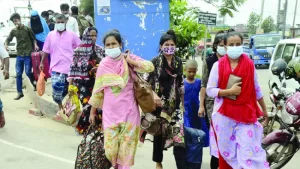 বিকেল থেকে মিরপুর রুটে বাস চলাচল বন্ধ, দুর্ভোগে যাত্রীরা