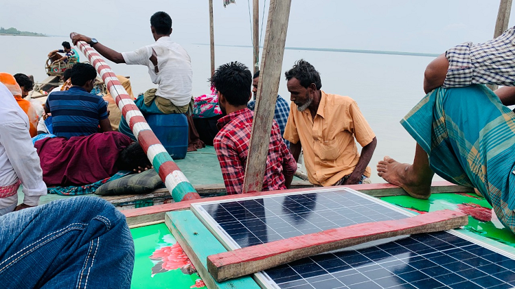 সাগরে বসেই অনলাইনে মাছ বিক্রি