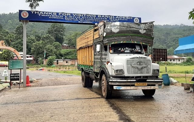 তামাবিলে দিনে ক্ষতি অর্ধকোটি