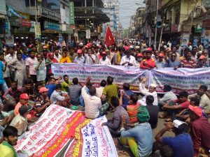 ৫ টাকার অটোয় ৫ হাজারের মামলা