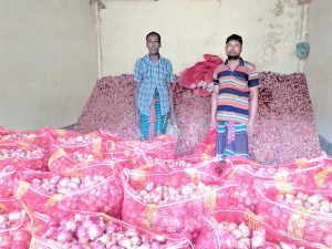 এক মণ পেঁয়াজে এক কেজি মাংস