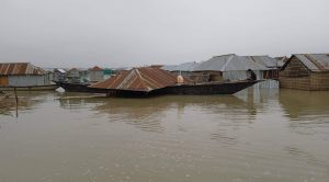 হু হু করে বাড়ছে পানি