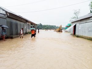 ভয়-আতঙ্কে নির্ঘুম রাত