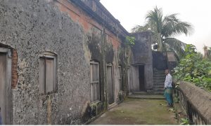 ধ্বংসের পথে রূপগঞ্জের পালবাড়ি