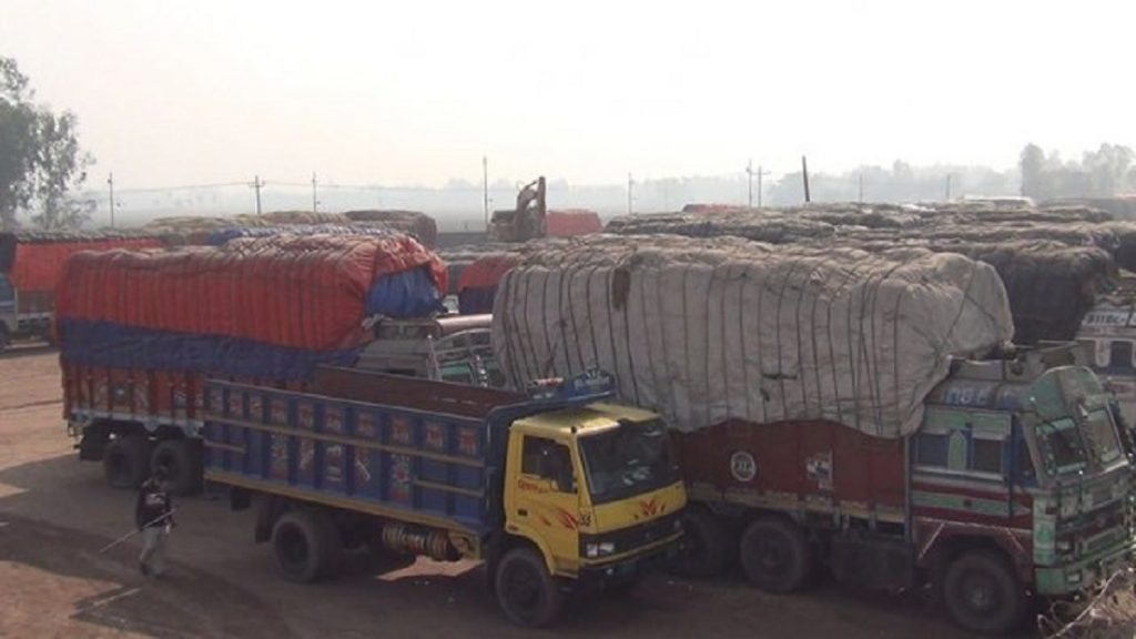 ভারতীয় সীমান্তে আটকা গম