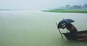 যাস নে ঘরের বাহিরে