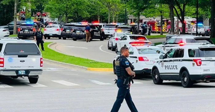 যুক্তরাষ্ট্রে এবার গির্জার বাইরে বন্দুক হামলা