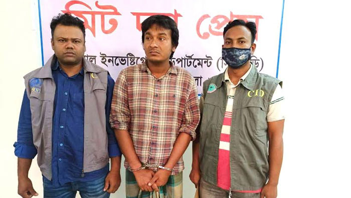 যৌন ক্ষমতা হারিয়ে কবিরাজ বাবাকে খুন