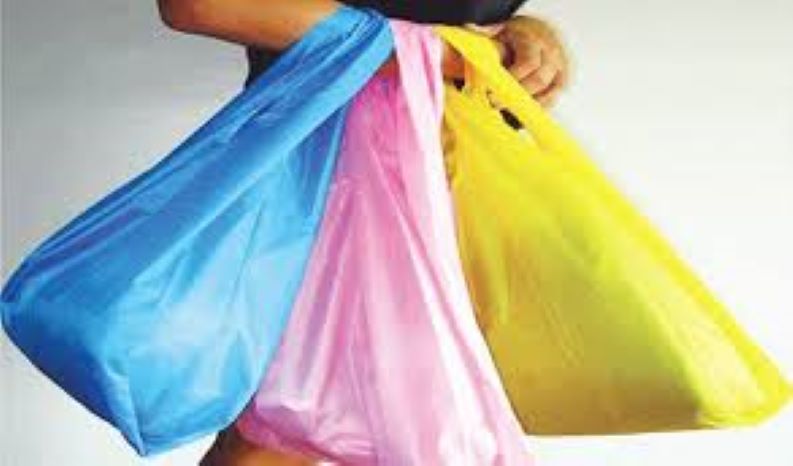 শুল্ক প্রত্যাহারে প্লাস্টিক দূষণ বাড়ার শঙ্কা