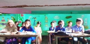 শ্রেণিকক্ষে পাঠদানে মৃত্যুঝুঁকি