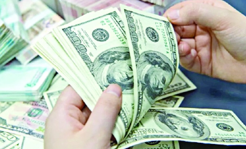 খোলাবাজারে ‘লাগামহীন’