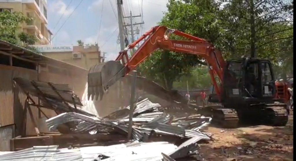 জীবননগরে ৩ শতাধিক অবৈধ স্থাপনা উচ্ছেদ