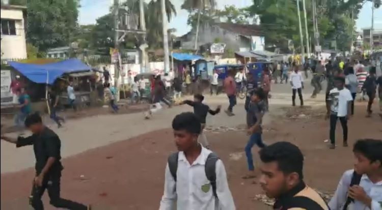 আশ্বাসের পর আন্দোলন স্থগিত