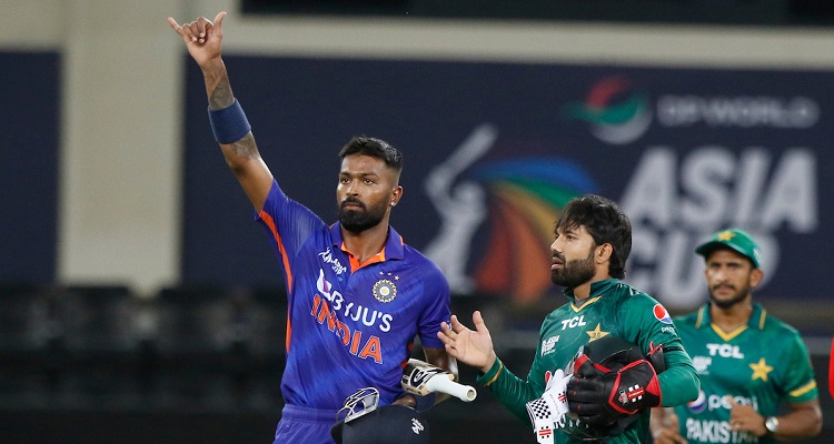 চির প্রতিদ্বন্দ্বীকে হারিয়ে ভারতের যাত্রা শুরু