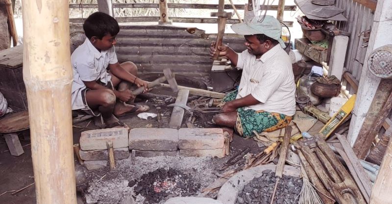 জীবনযুদ্ধে হার না মানা প্রতিবন্ধী সাইফুল