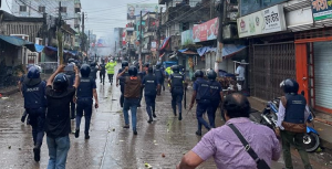 নেত্রকোনায় পুলিশ-বিএনপি সংঘর্ষ, আহত ৩৫