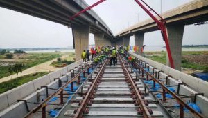 পদ্মায় অত্যাধুনিক রেল