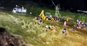 প্রতিমা বিসর্জন দিতে গিয়ে ৮ জন নিহত