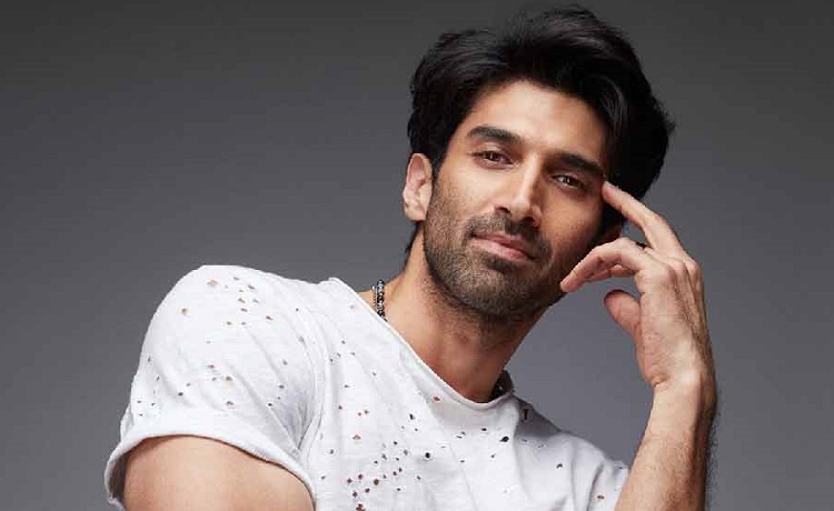 বিয়ে করছেন আদিত্য কাপুর