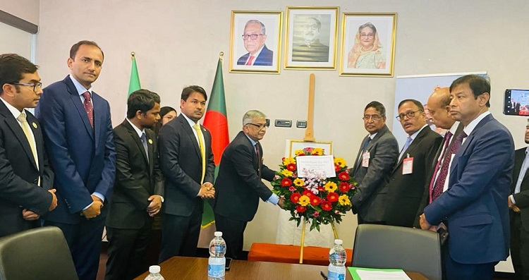 শিশু-কিশোরদের দীপ্ত জয়োল্লাস শেখ রাসেল