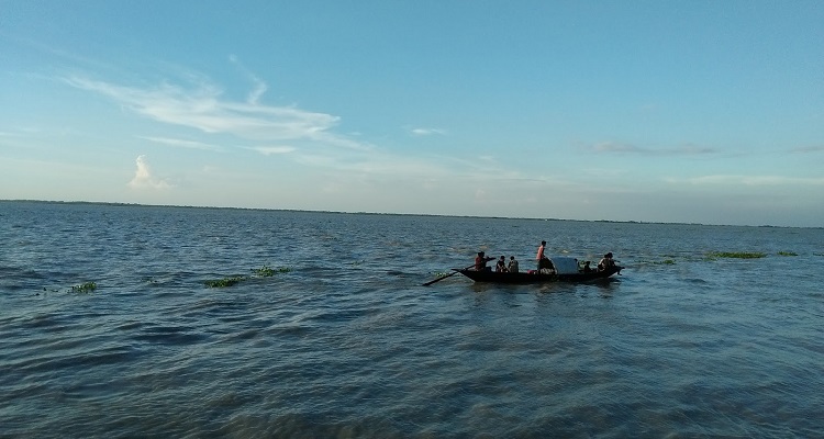 পদ্মায় নৌকাডুবিতে ২ নারীর মৃত্যু