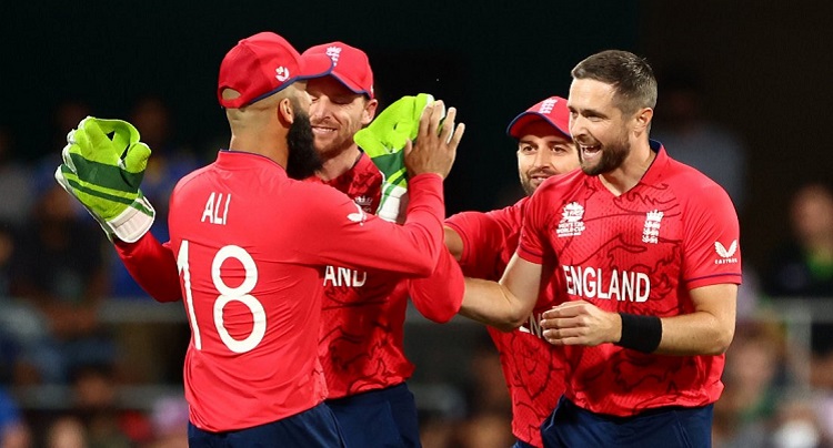 ভারতকে কাঁদিয়ে রাজার বেশে ফাইনালে ইংল্যান্ড