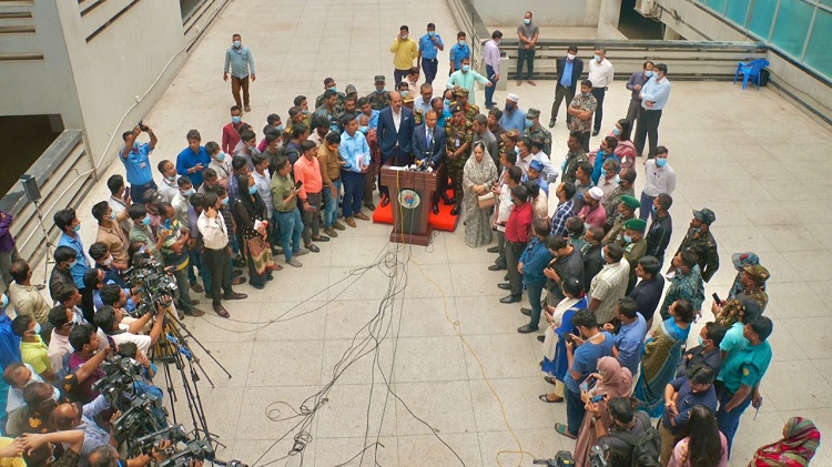 সবাই মিলে ডেঙ্গু মোকাবিলা করতে হবে