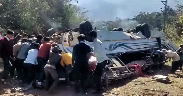 ভারতের মণিপুরে দুর্ঘটনায় ১৫ স্কুলশিক্ষার্থী নিহত