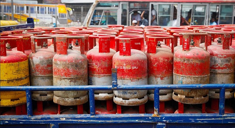 ১২ কেজি এলপিজির দাম বেড়ে ১২৯৭ টাকা