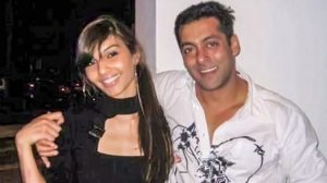 সালমান প্রেমিকা হিসাবে স্বীকৃতি দেননি সোমি