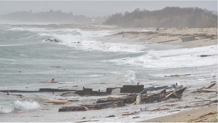 ইতালি উপকূলে জাহাজডুবিতে নিহত ৪৩
