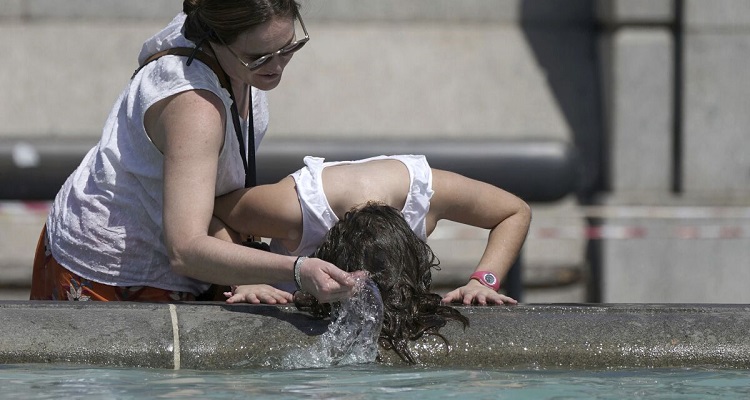 গরমে নাকাল ইউরোপ