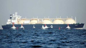 সিঙ্গাপুর থেকে প্রায় ১৬ লাখ মেট্রিক টন জ্বালানি তেল কেনার সিদ্ধান্ত নিয়েছে সরকার। পাশাপাশি যুক্তরাষ্ট্র ও সিঙ্গাপুর থেকে ২ কার্গো তরলীকৃত প্রাকৃতিক গ্যাস (এলএনজি) আমদানির সিদ্ধান্ত হয়েছে।