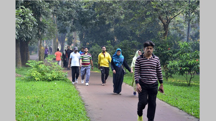 ওজন কমাতে প্রতিদিন কতটুকু হাঁটবেন