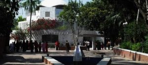 বঙ্গবন্ধুর সমাধিস্থল উপচেপড়া ভীড়ে