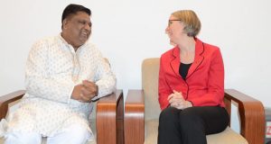 সিসিক মেয়রের সাথে ব্রিটিশ হাইকমিশনারের সাক্ষাত