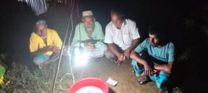 আখাউড়ায় জনপ্রিয় হয়ে উঠছে আলোক ফাঁদ