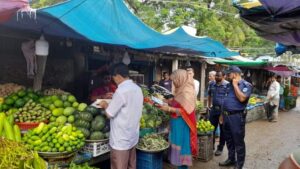 দাগনভূঞা মোবাইল কোর্ট পরিচালনা করে জরিমানা