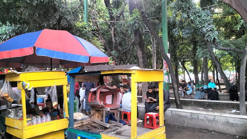 পার্ক না কী বাজার, বাহাদুর শাহ্ এ কী হাল!!