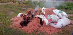 শাহজাদপুরে ভেজাল গো-খাদ্য কারখানায় অভিযান