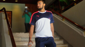 অকস্মাৎ দেশে ফিরলেন সাকিব