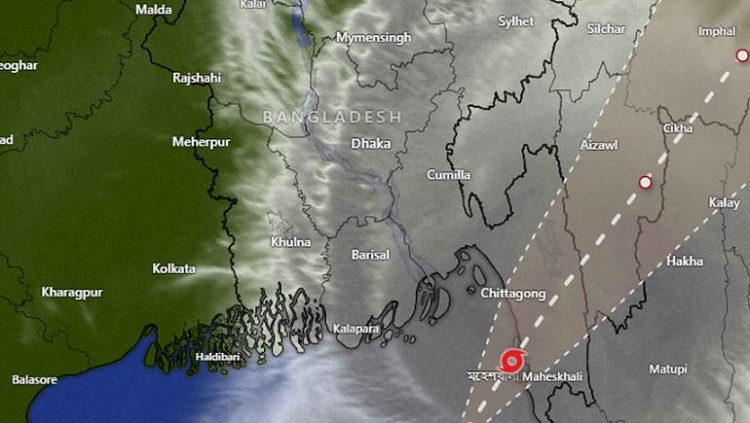 উপকূল অতিক্রম করছে হামুন, গতিবেগ বেড়েছে ঘণ্টায় ১০৪ কিলোমিটার