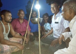 উলিপুরে সাড়া ফেলেছে আলোক ফাঁদ