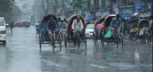 ঢাকায় শুক্রবারও বৃষ্টি থাকবে, ভারী বর্ষণে চট্টগ্রামে ভূমিধসের শঙ্কা