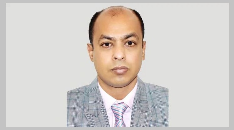 নারীর সঙ্গে ভিডিও ভাইরালের ঘটনায় বরগুনার সাবেক ডিসি ওএসডি