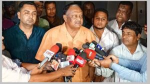 নতুন পেঁয়াজ না ওঠা পর্যন্ত একমাস কষ্ট করতে হবে বাণিজ্যমন্ত্রী