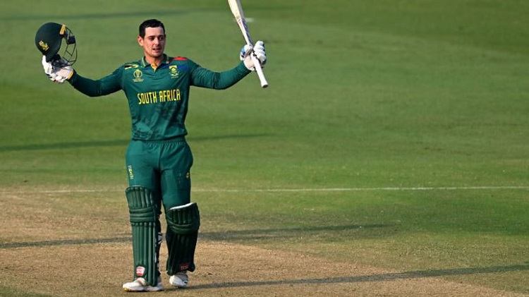 বিশ্বকাপে প্রথম ক্রিকেটার হিসেবে ডি ককের ৫০০ রানের মাইলফলক